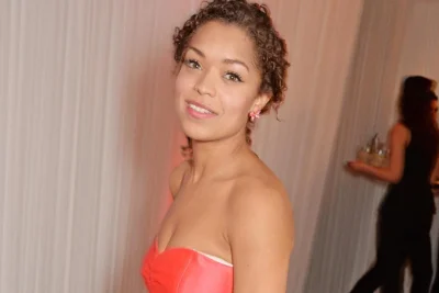 Рут Негга в сериала отбросы