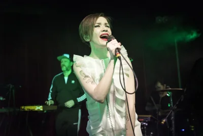 Солистка группы Мишель