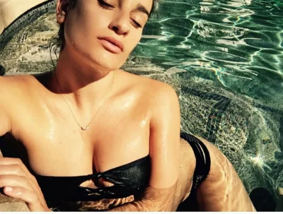 Селфи знаменитостей девушек