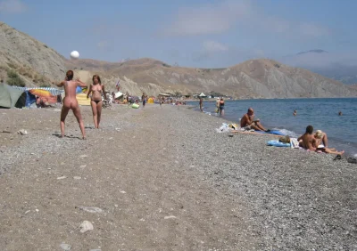 Тихая бухта. нудистский пляж. коктебель!