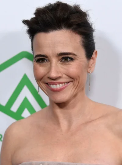 Линда Карделлини грудь