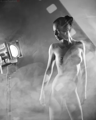 Фотосессия ню с нитями