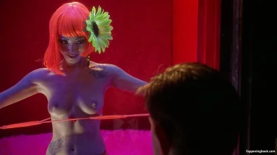 Натали портман близость