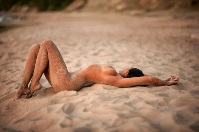 Девушки летом в жару ню