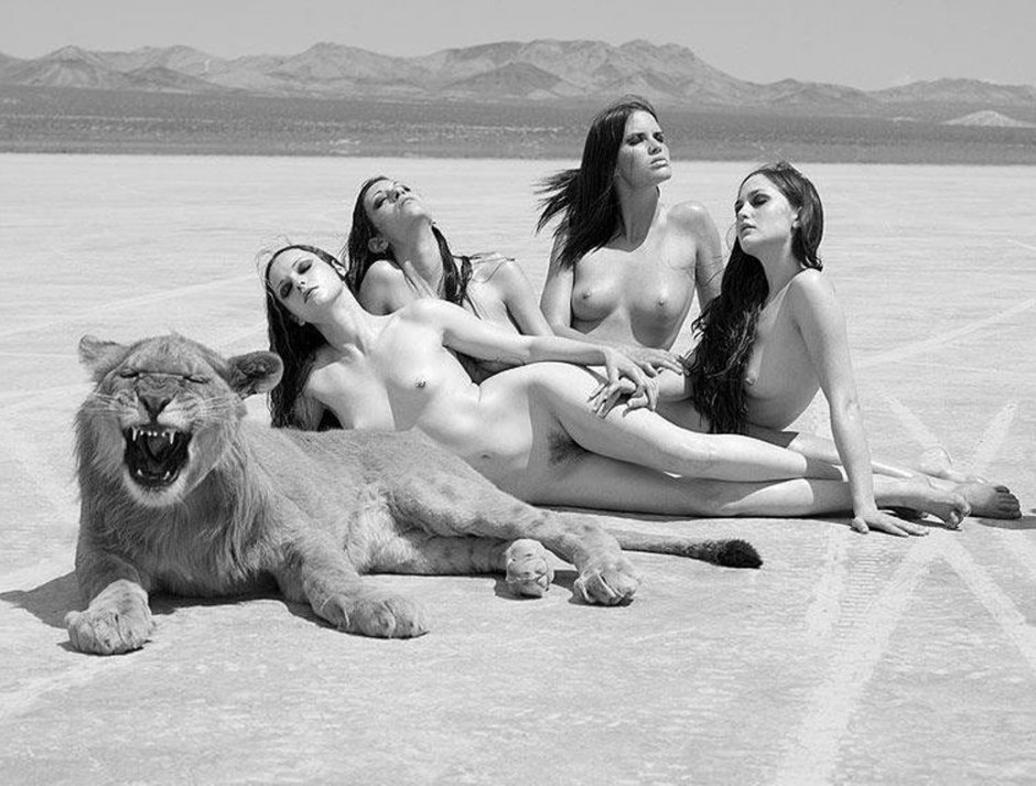 Эротическая фотосессия с едой