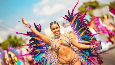 Танцовщица Тарин Лопес