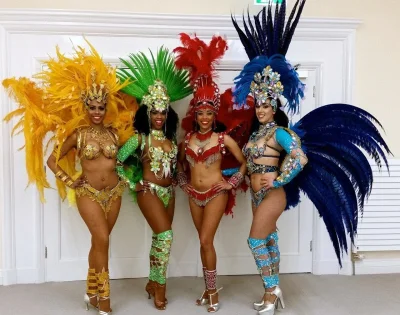 Андреа Бразил карнавал