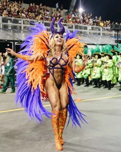 Большая грудь карнавал