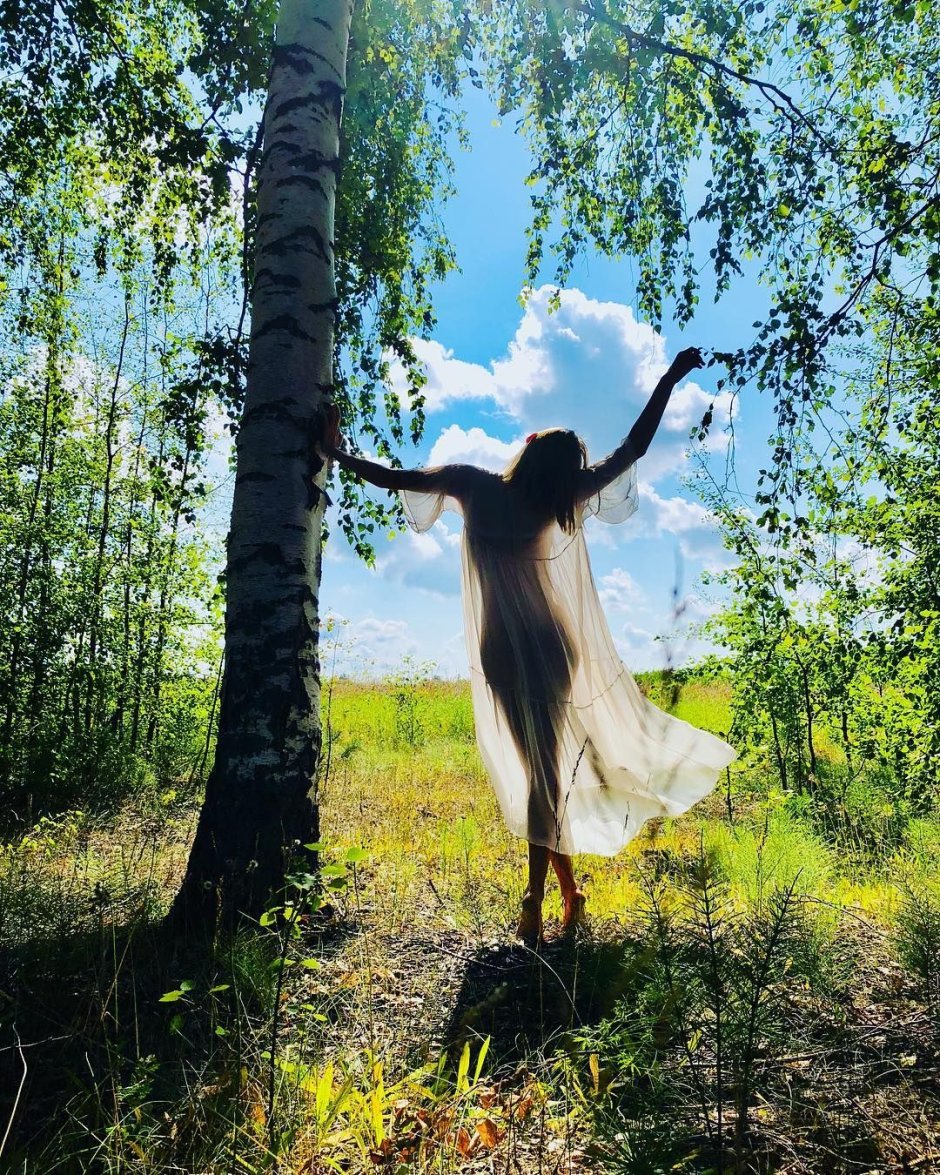 Любовь толкалина на природе ню