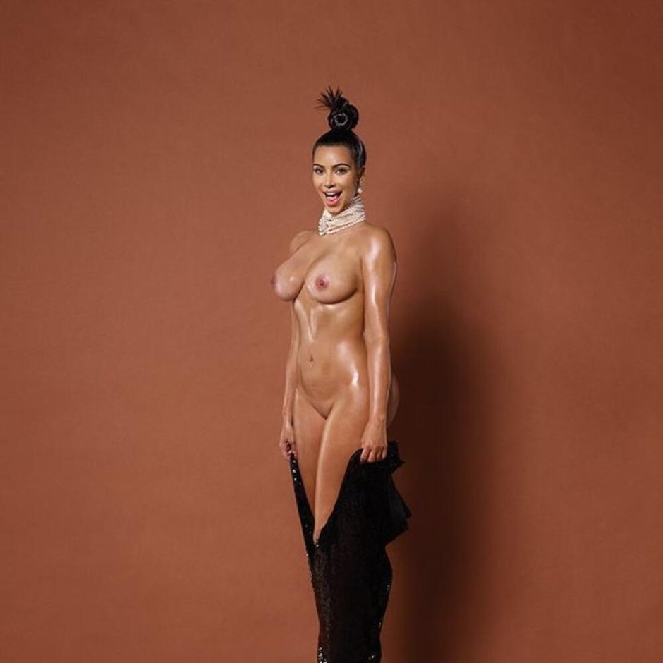 Ким Кардашьян голая ню