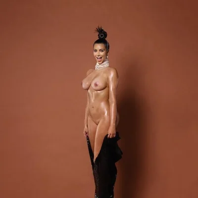 Ким Кардашьян голая ню