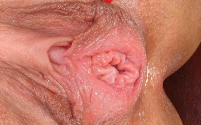 Sally Charles pussy крупным планом