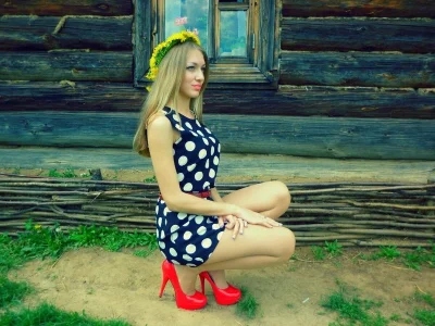 Красивая деревенская девушка