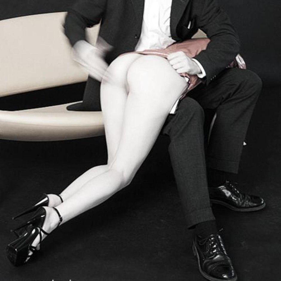 Эротичные шлепки по попе