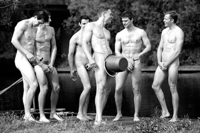 Красивое спортивное тело ню