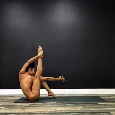 Лиз Кросби йога