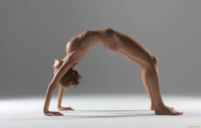 Йога в голом виде