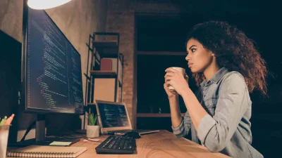 Системный администратор девушка