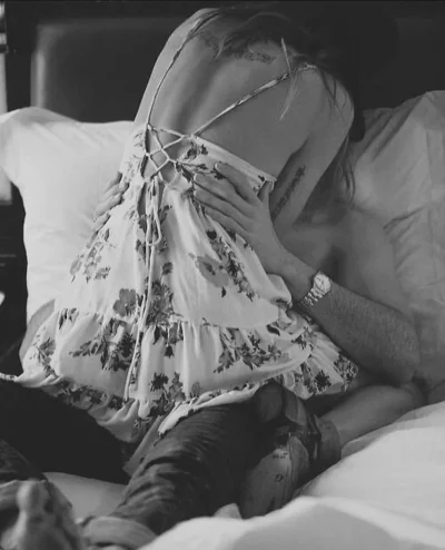 Картинка женщина сверху на мужчине