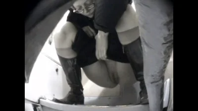 Подглядывание за женщинами в туалете