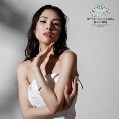 Анжелика бровастая