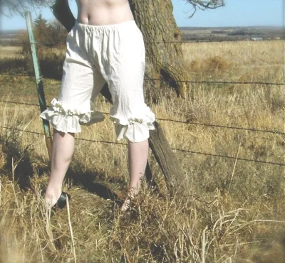 Панталоны под платьем