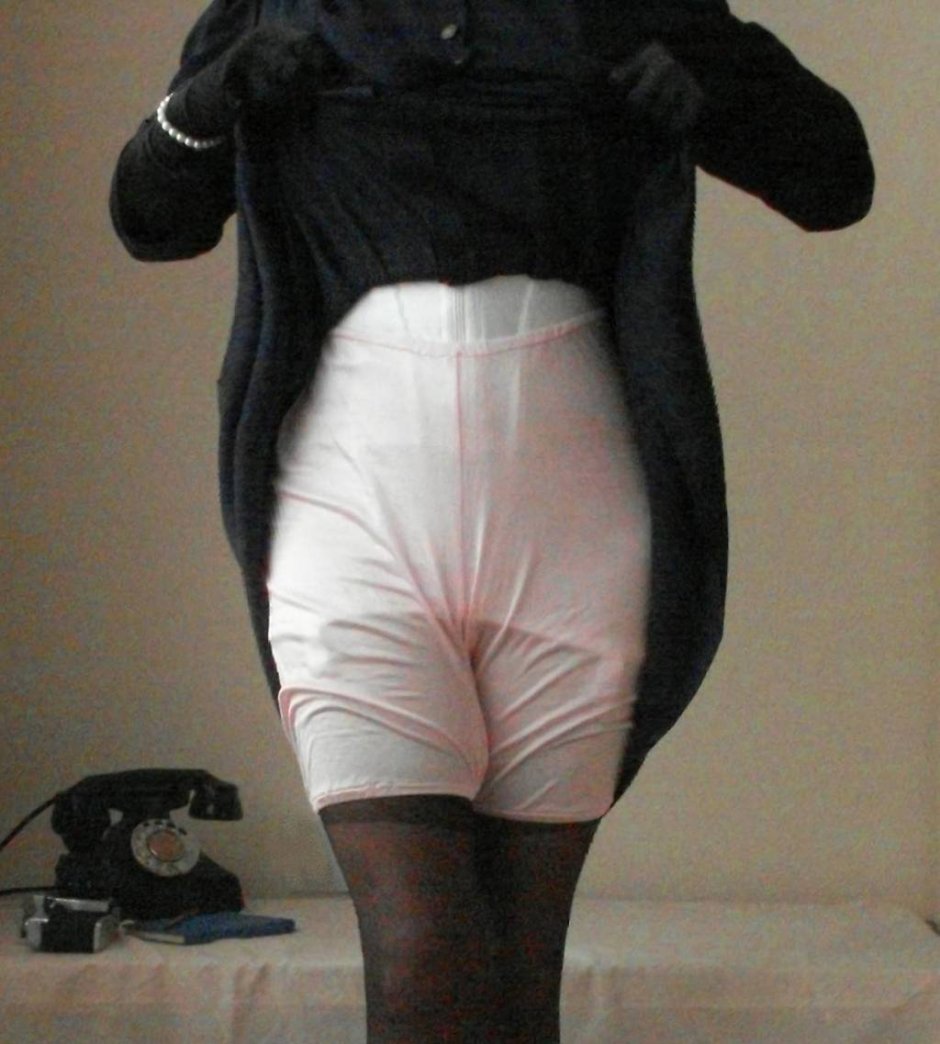 Женщины в корсете с Панталонами