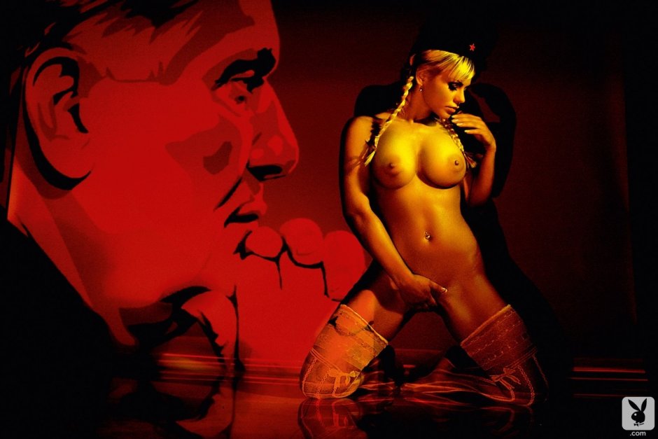 Сисястые пионервожатые