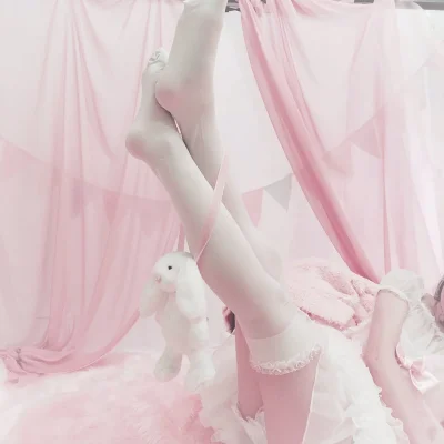 Розовые чулки