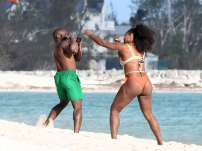 Серена Уильямс на пляже