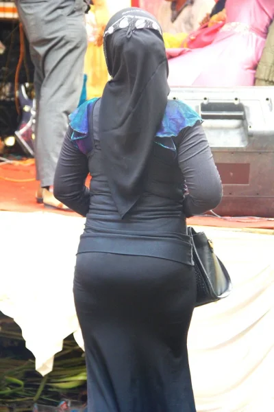 Грудастый хиджаб