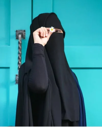 Фигуристые девушки в хиджабе