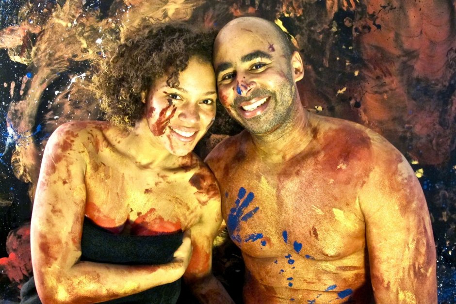 Мужики которые обмазываются маслом