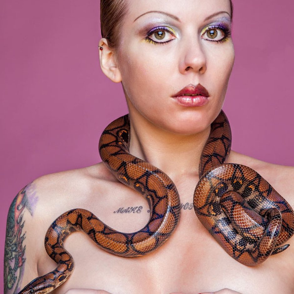 Приколы рыжая змея женщина