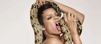 Рианна со змеей