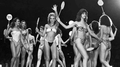 Советские женщины в купальниках