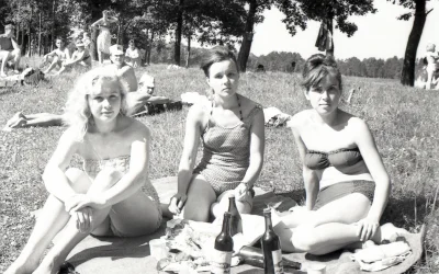 Советские девушки в купальниках