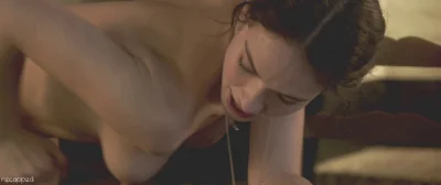 Лили Коллинз Рози голая