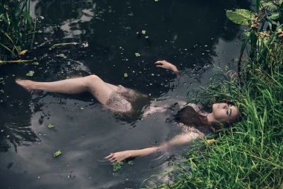 Эротическая фотосессия на озере