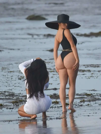 Анастасия Квитко на пляже