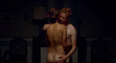 Ванесса Кирби голая лесби