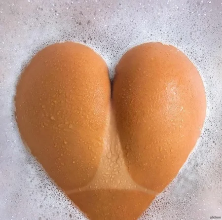 Ass buns