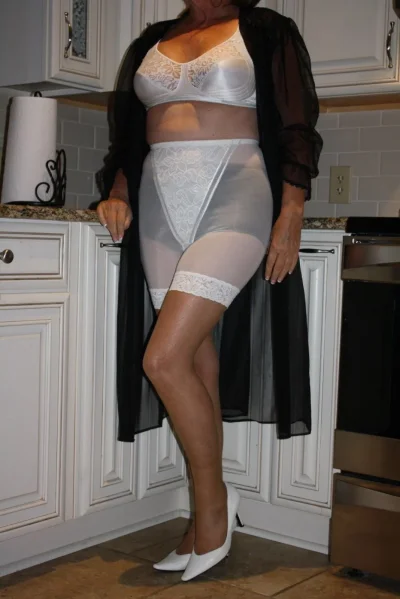 Женщины в рейтузах