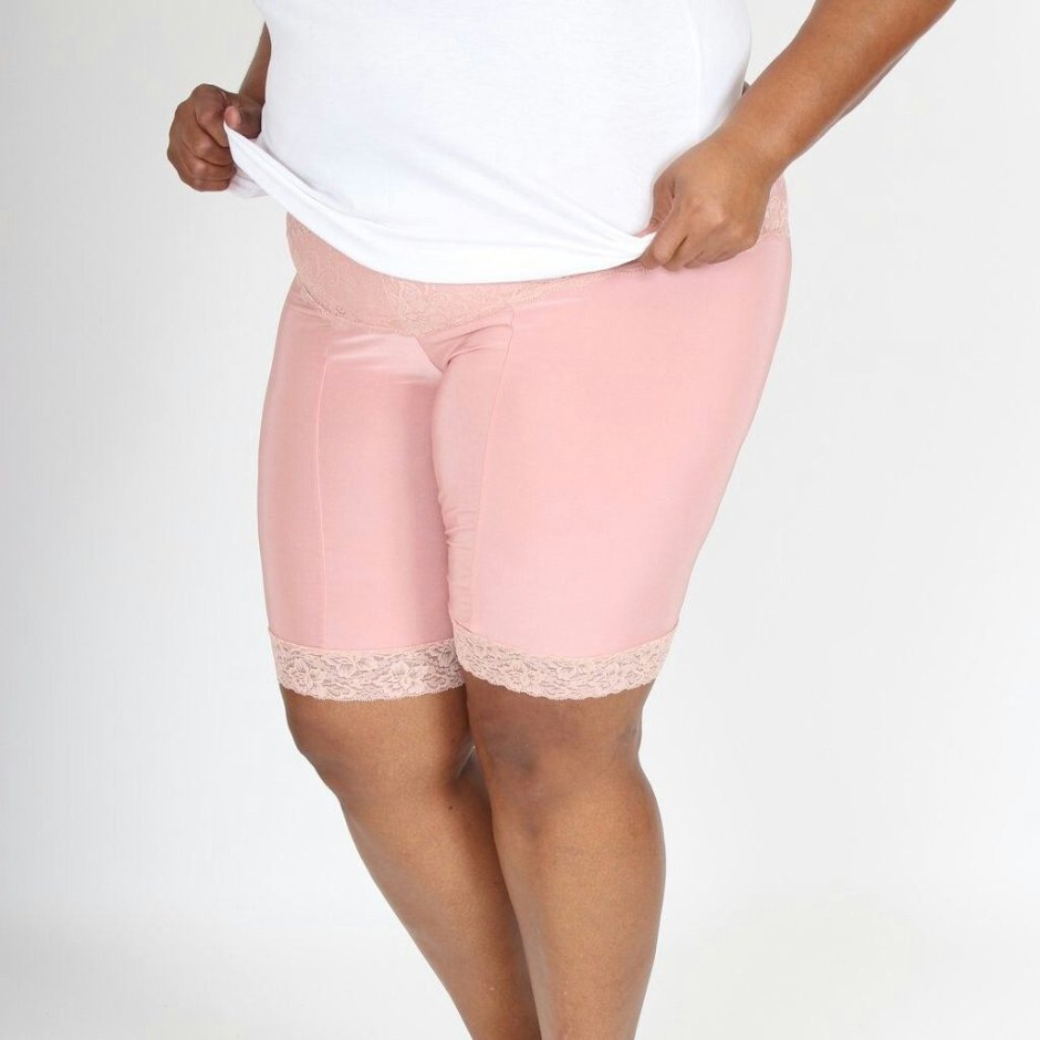 Деревенские женщины в панталонах