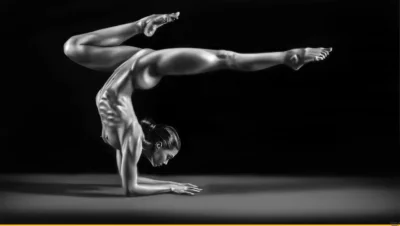 Голые женщины в тренажерном зале