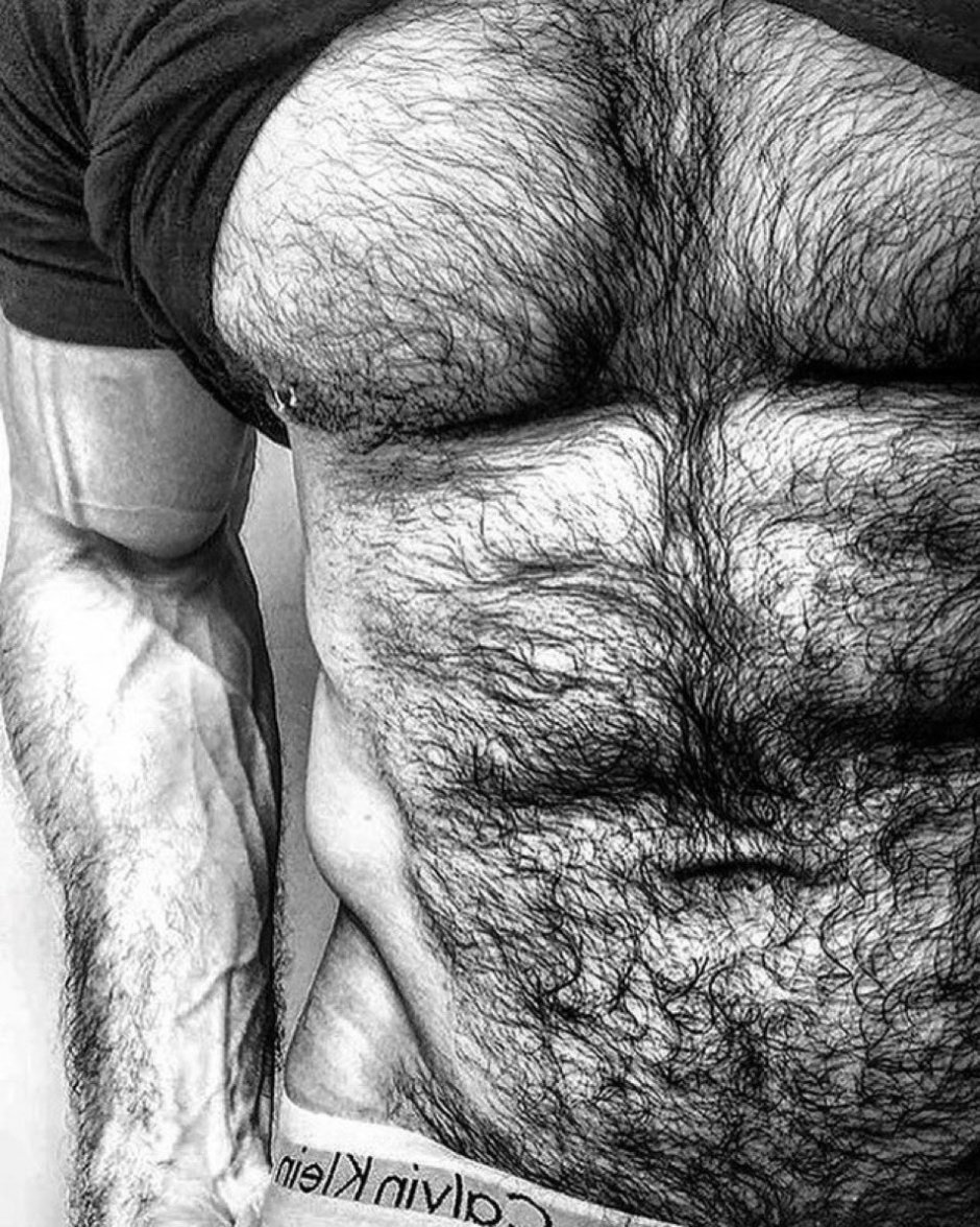 Мужские волосатые сиськи