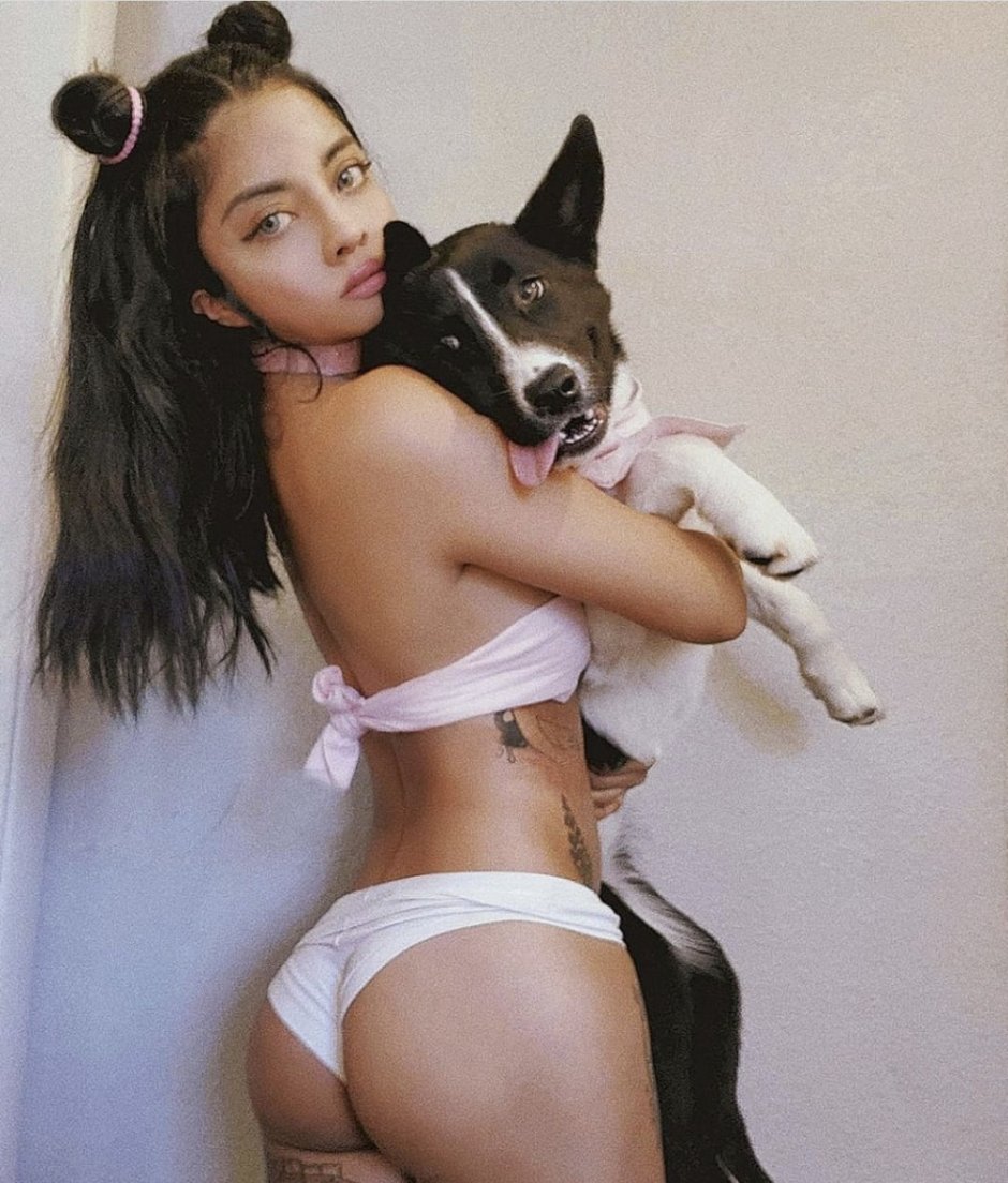 Телочка с собачкой