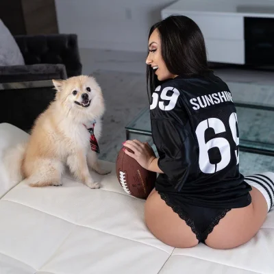 Телочка с собакой