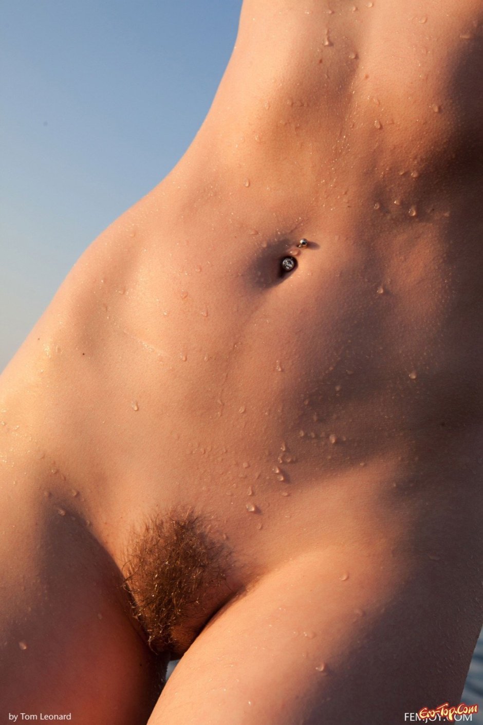 Девушки с выпуклыми лобками