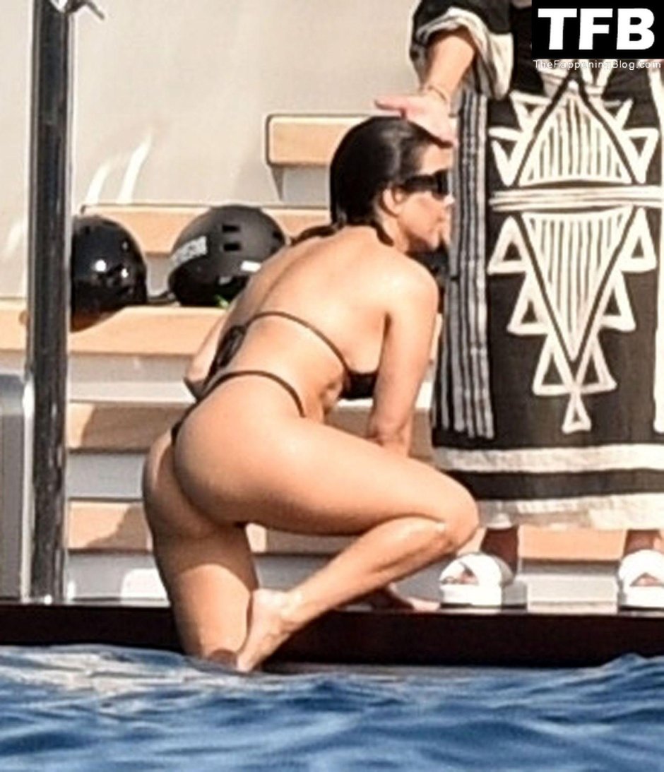 Kourtney kardashian leaked